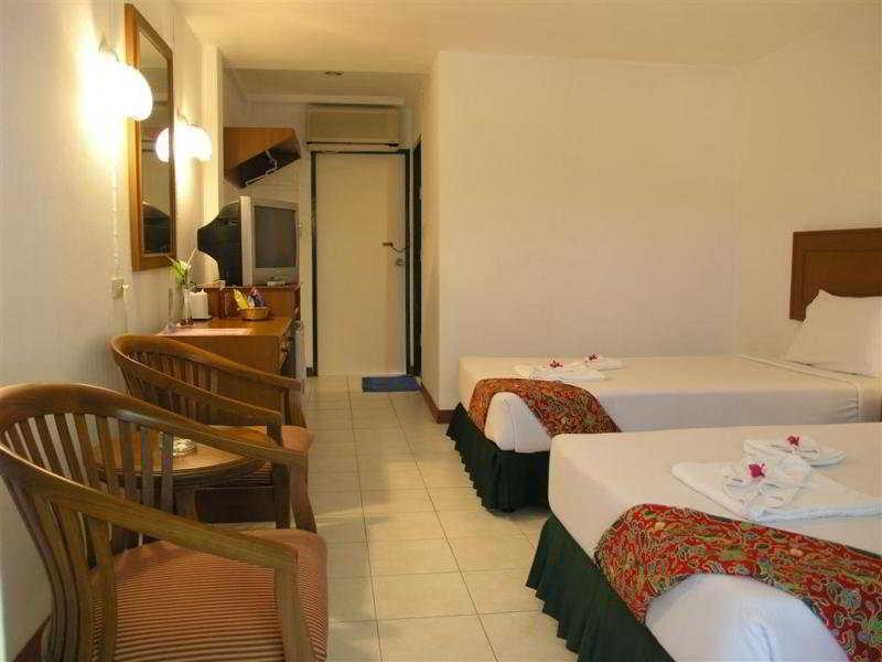 Kamala Beach Inn Phuket Exterior photo